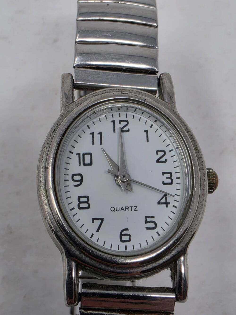 Ladies Quartz Watch Silver Tone Expansion Band GEN598 Needs 377 Battery